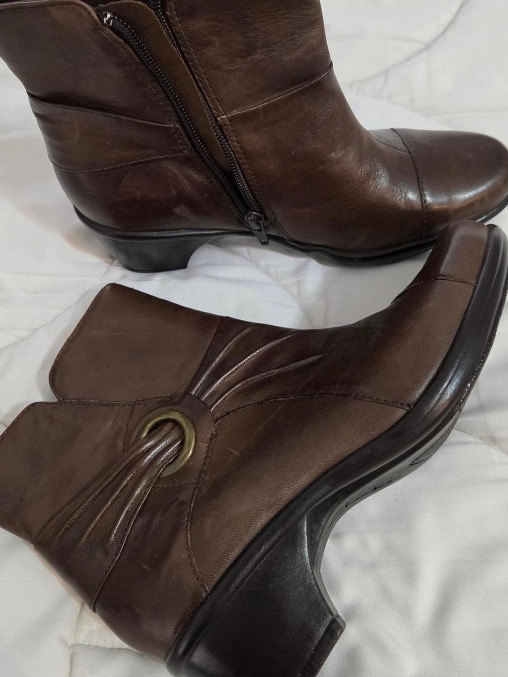 Clarks Women's Brown Leather Ankle Boots Brand New W/ Floral Tread Comfort Soles